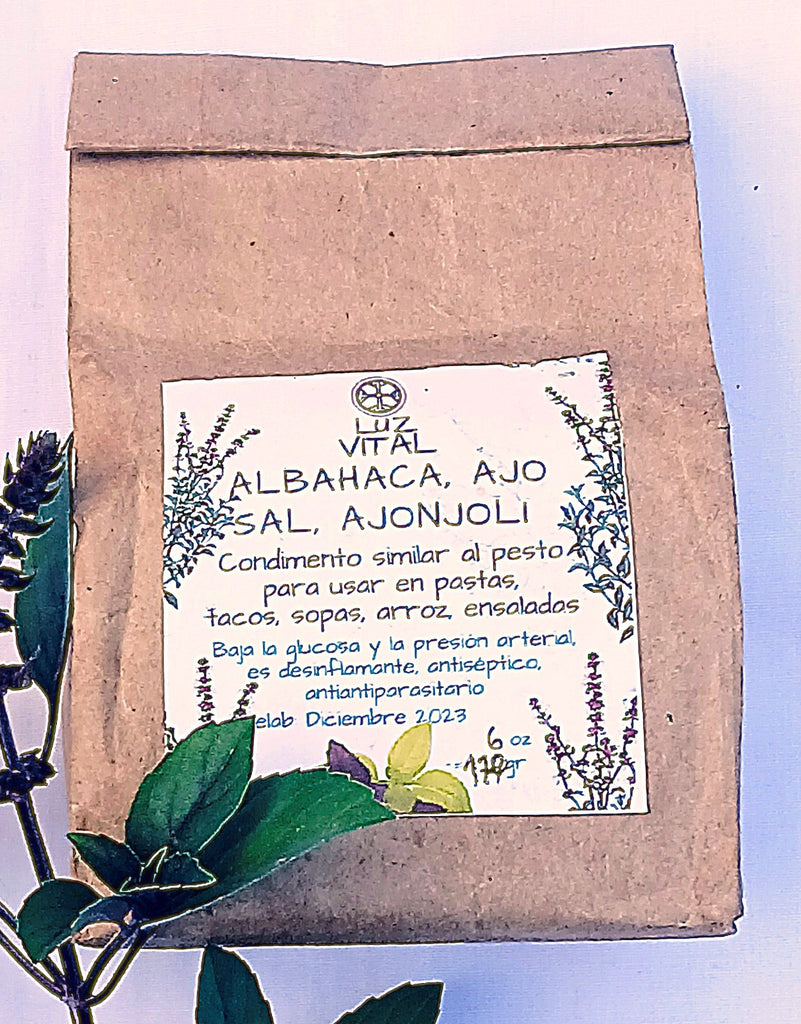 Organic artisanal hand made pasta sauce with Albahaca y Ajo. Digestivo, baja el azúcar, antiparasitario benefits.