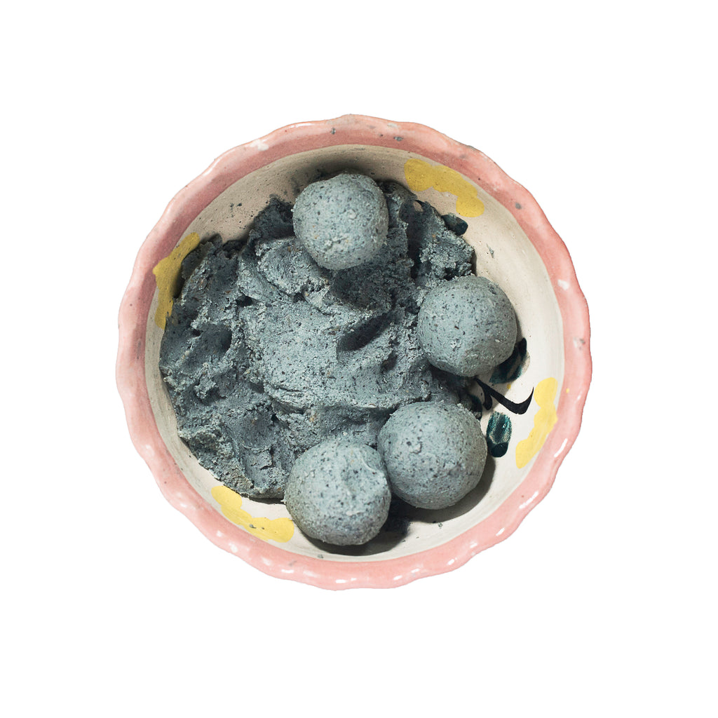 Organic Masa de Maíz Criollo Negro/Blanco for hand made tortillas. Artisanal quality & clean ingredients for authentic flavor. Shop pure masa now!