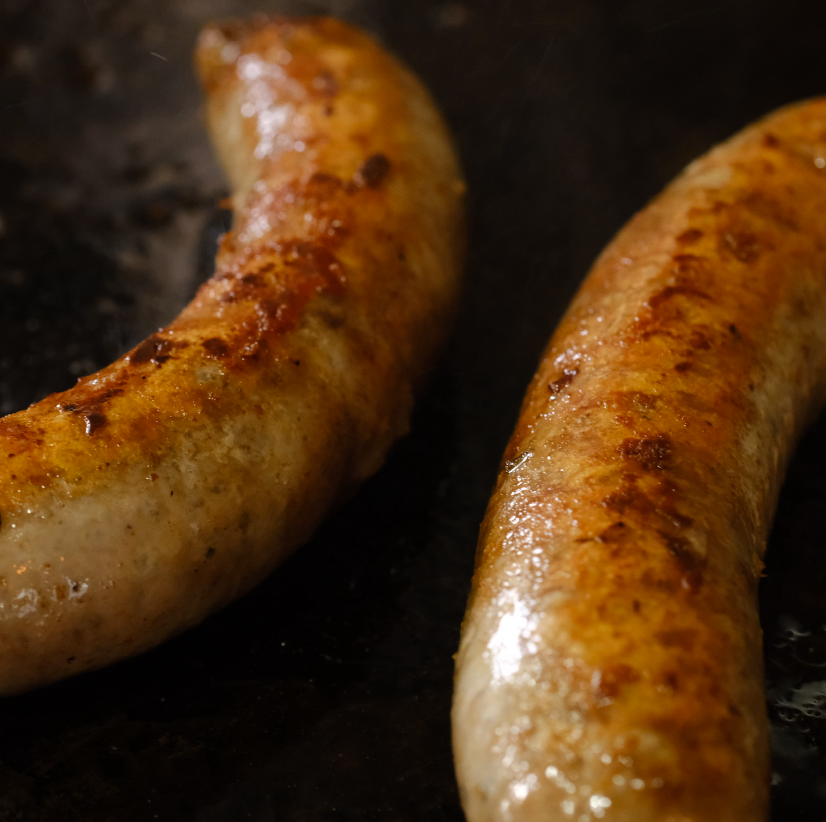 Salchicha 1904 humane, single-origin pork sausage. Sustainable, regenerative cultivation for wholesome wellness.